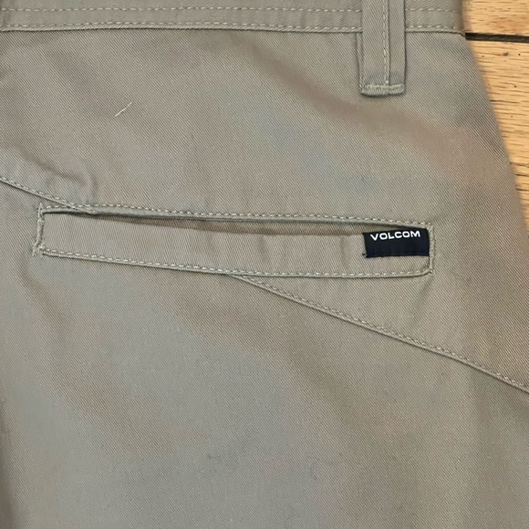 New Without Tags ,  men’s Billabong khakis! - Picture 7 of 8